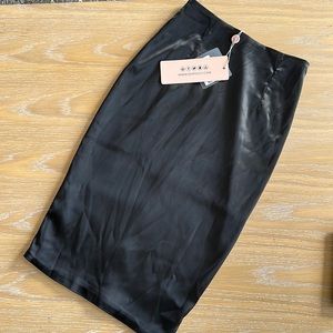 Oh Polly Satin Pencil Skirt Size 0 NWT
